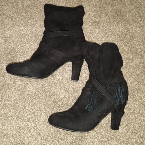 Express Women's Faux Suede Fringe Heel Booties Size 9 - Picture 3 of 12